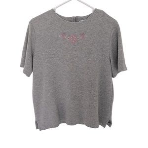 Draper’s & Damon’s Short Sleeve Gray Top Size Medium